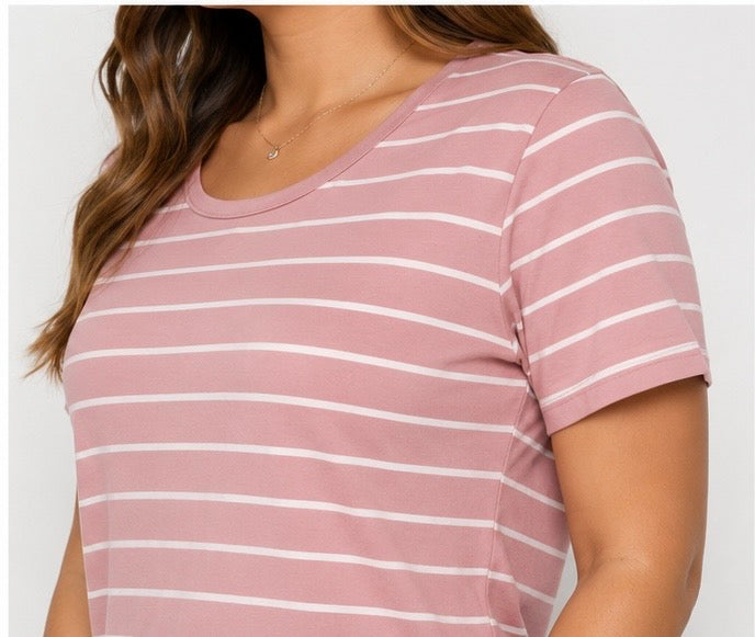 Blusa SHEIN  de mujer rosa con rayas blancas – talla XL