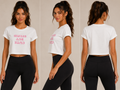 Crop Top Blanco con Frase Rosa
