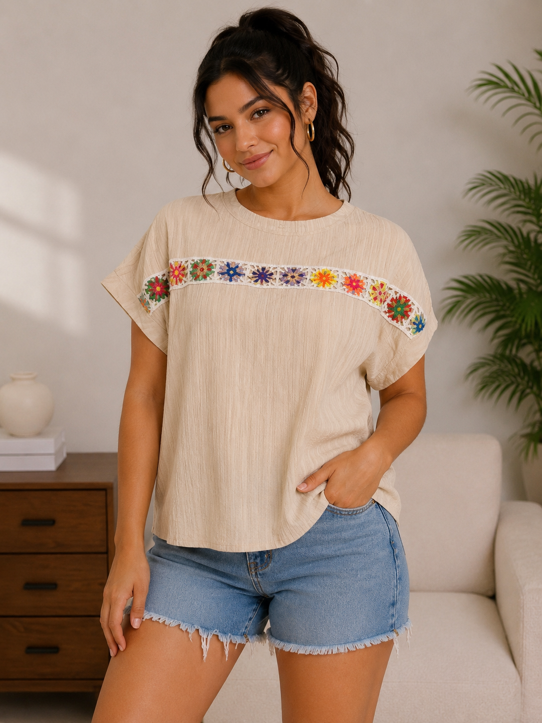 Blusa Casual con Bordado Floral – Beige